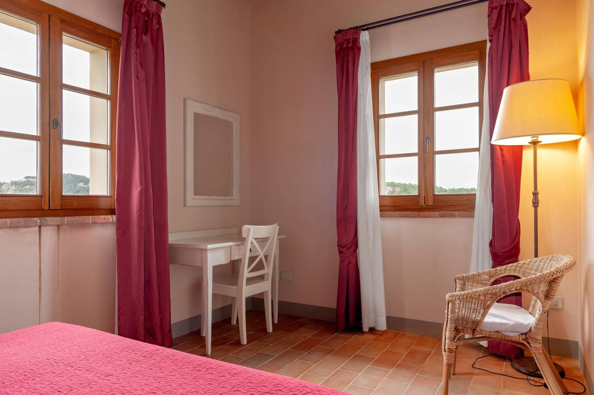 Il Borgo Delle Ville Palaia Eksteriør billede